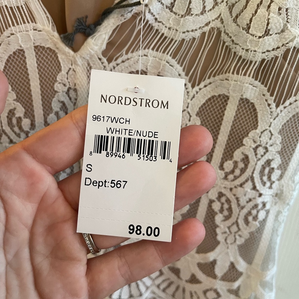 NWT Wayf V-Neck Lace Dress - Picture 6 of 6